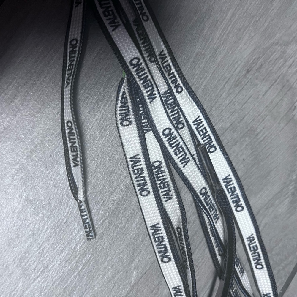 Valentino shoe laces